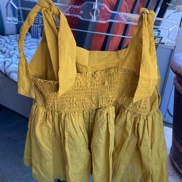 🌿Pacsun Yellow, Floral Embroidered Tie Sleeve Tank Top - Picture 3 of 5